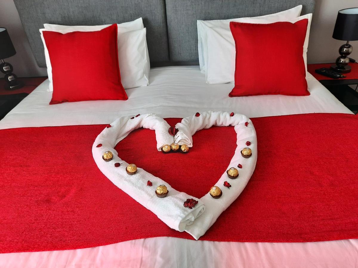 Phoenix Lodge And Waterside Accommodation Knysna Bagian luar foto