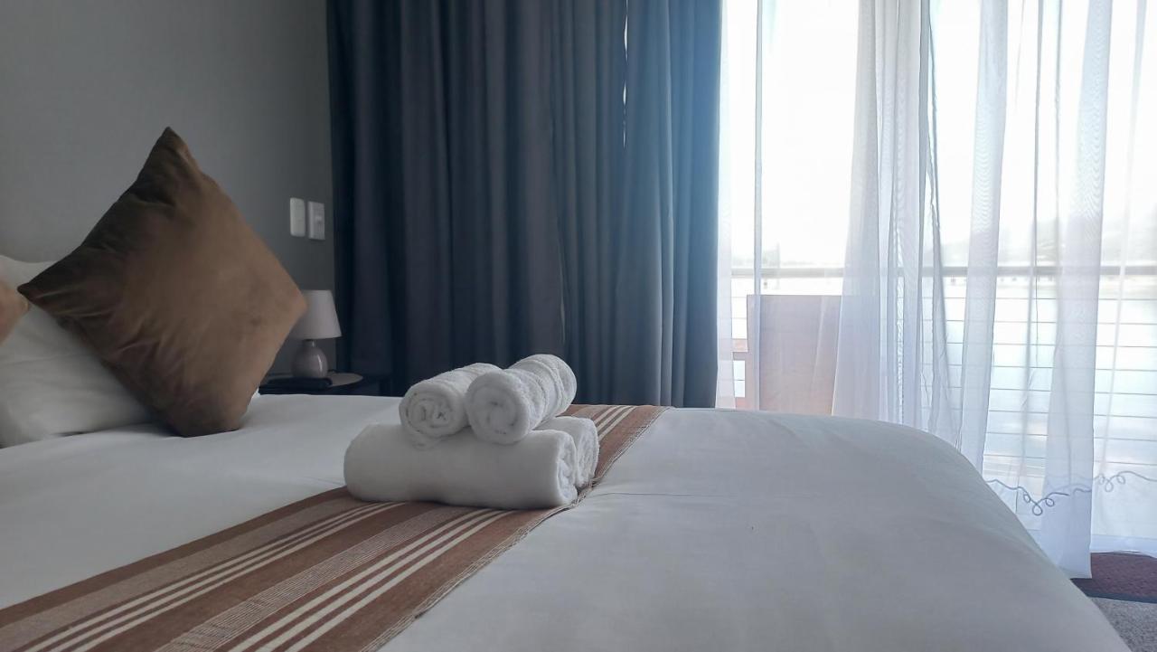 Phoenix Lodge And Waterside Accommodation Knysna Bagian luar foto