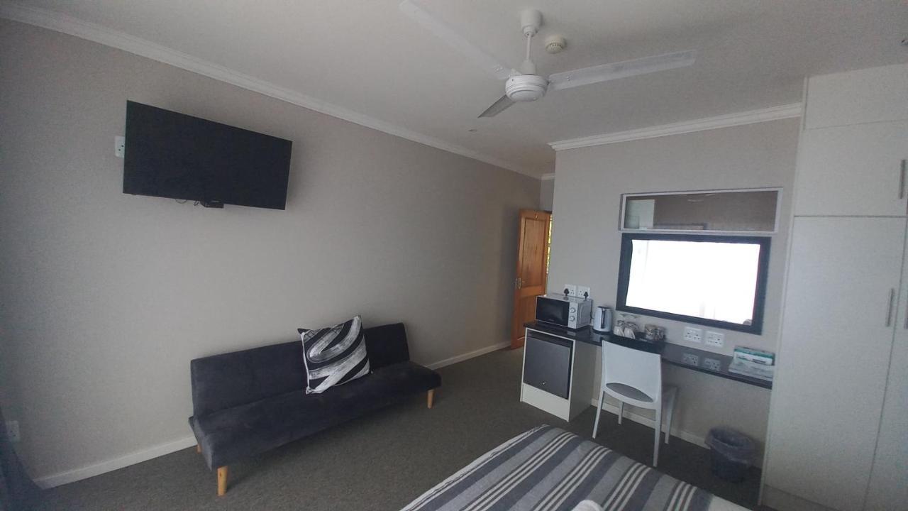 Phoenix Lodge And Waterside Accommodation Knysna Bagian luar foto