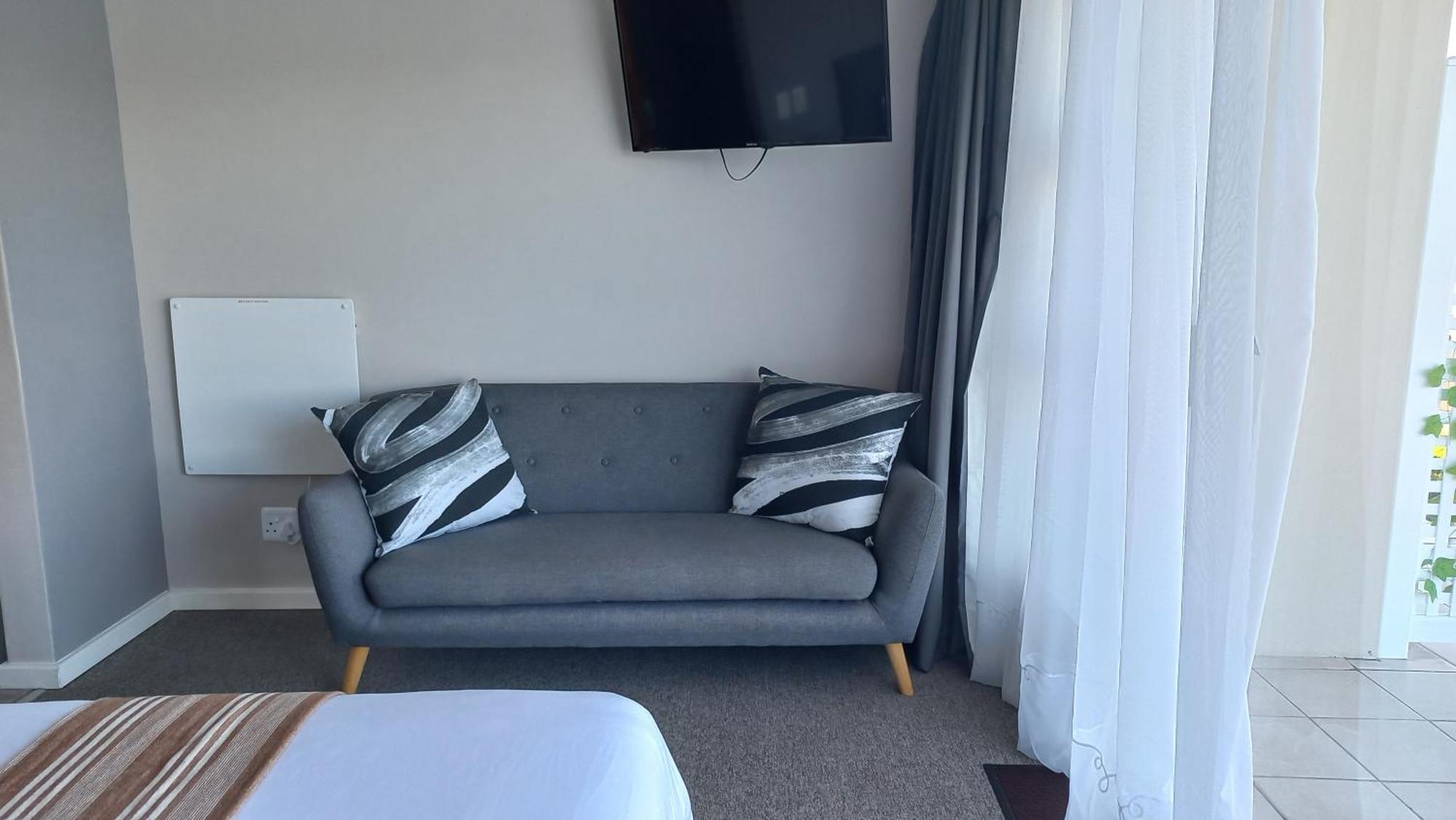 Phoenix Lodge And Waterside Accommodation Knysna Bagian luar foto