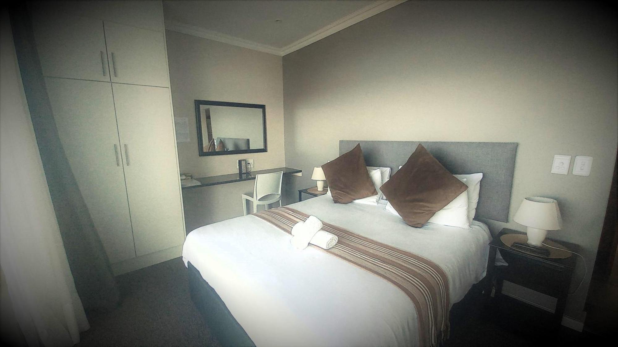 Phoenix Lodge And Waterside Accommodation Knysna Bagian luar foto