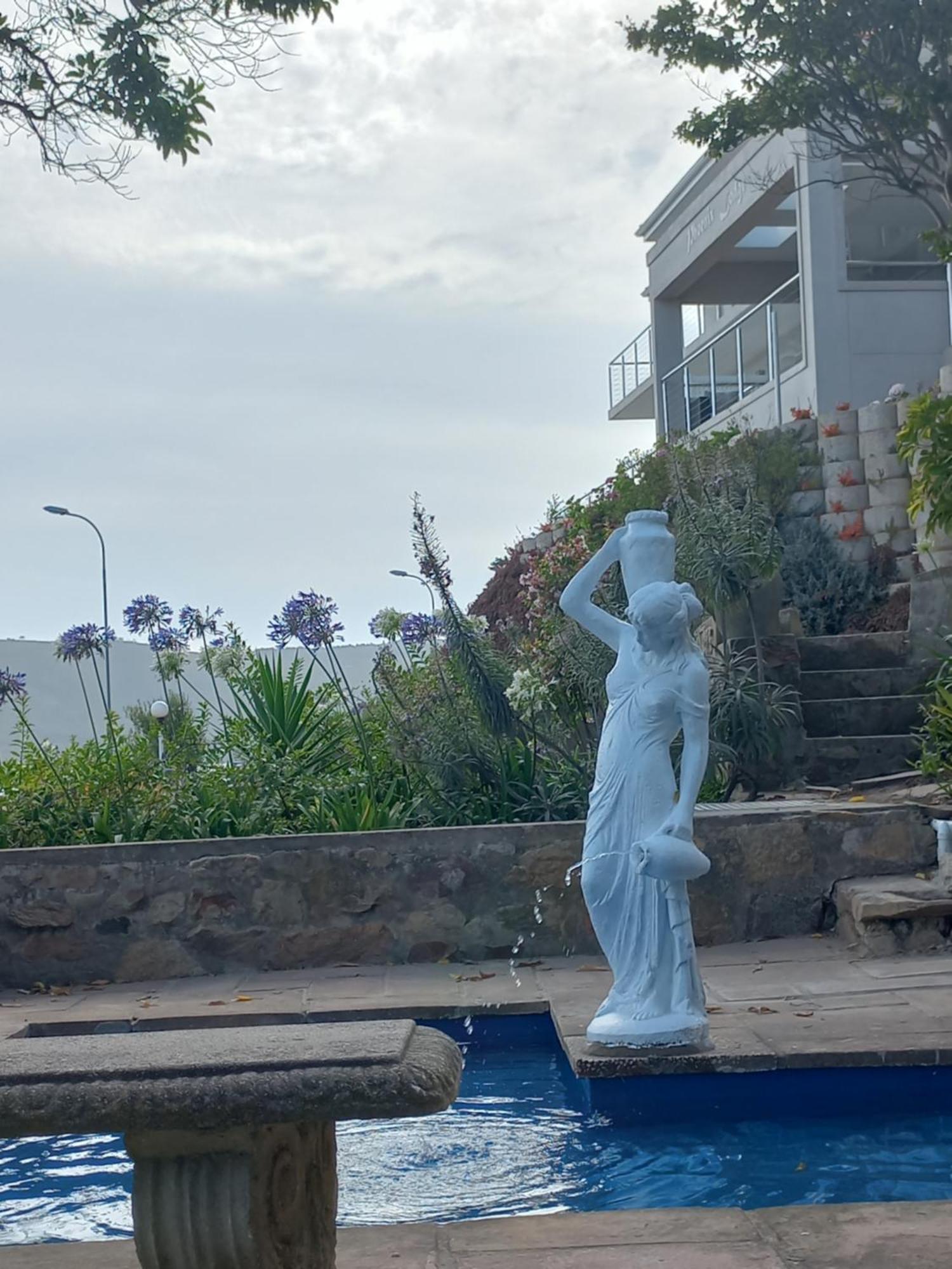 Phoenix Lodge And Waterside Accommodation Knysna Bagian luar foto